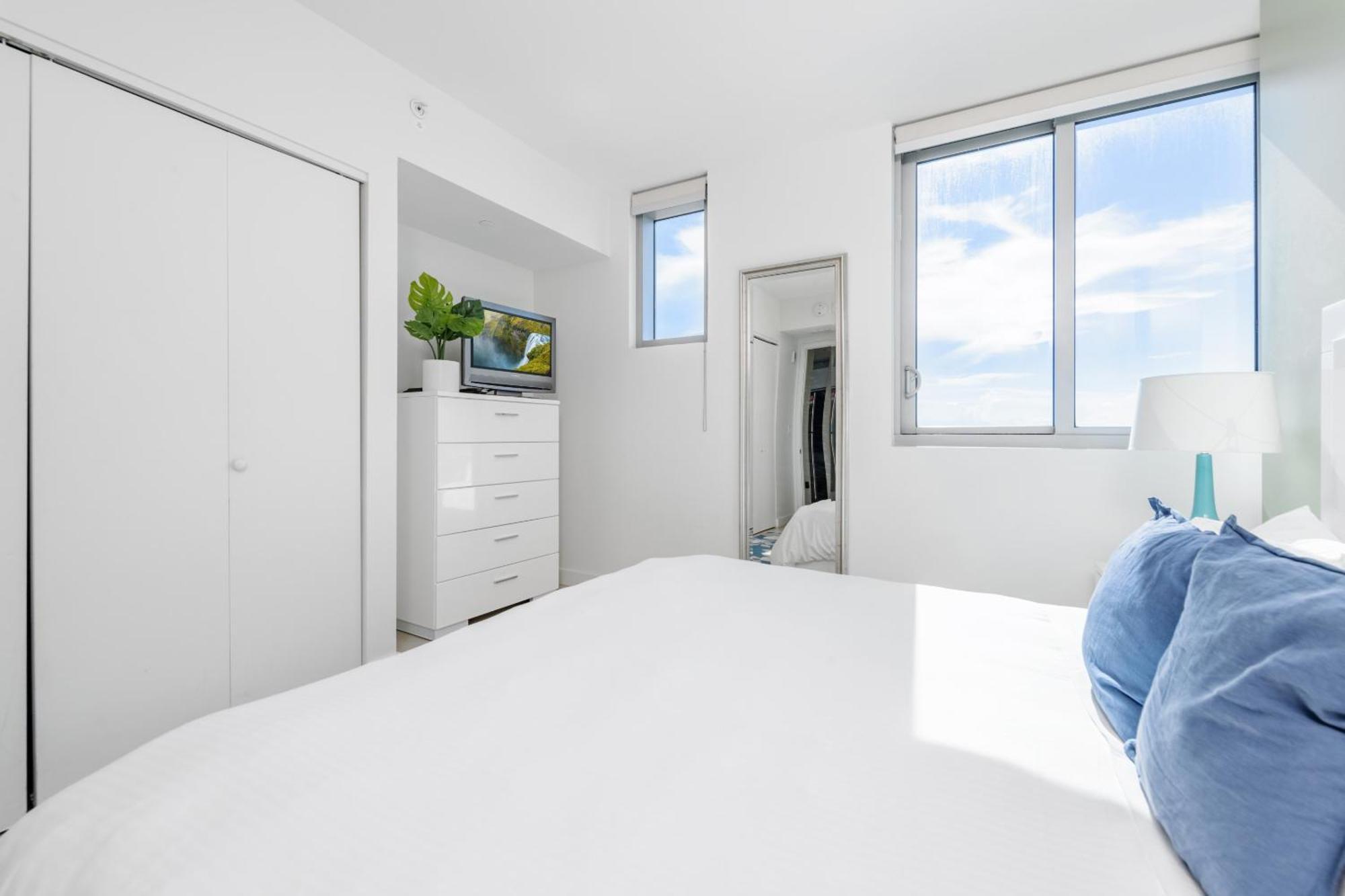 Bluebird Suites Monte Carlo Маямі-Біч Номер фото